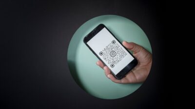 【Xで話題】Z世代を中心としたSNS情報漏洩が増えている理由を考察