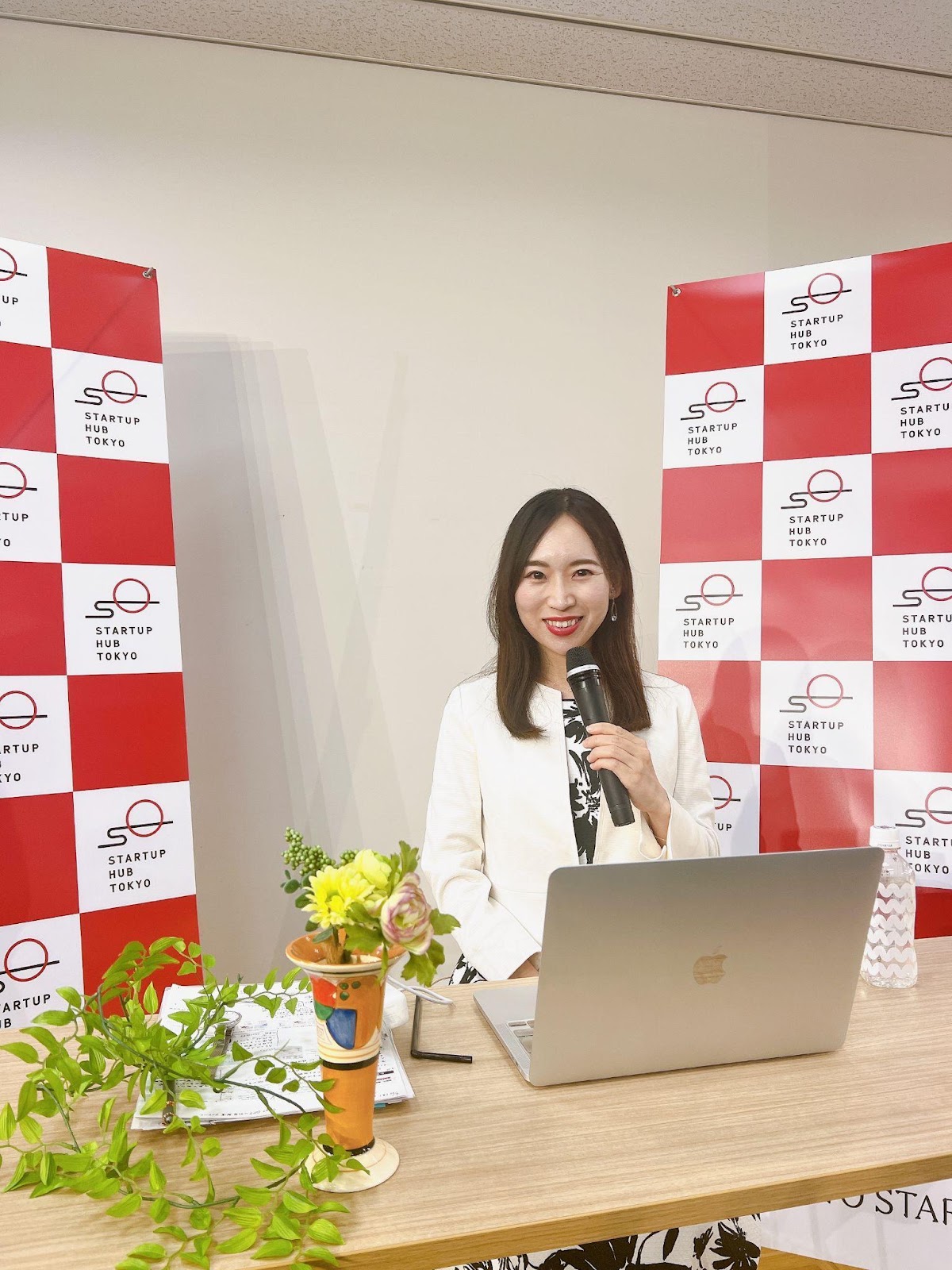 1,056名の申し込みが集まったTOKYO創業ステーションの講演で登壇する上村菜穂